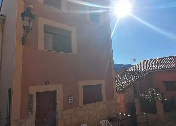 El Castillejo De Camarena De La Sierra